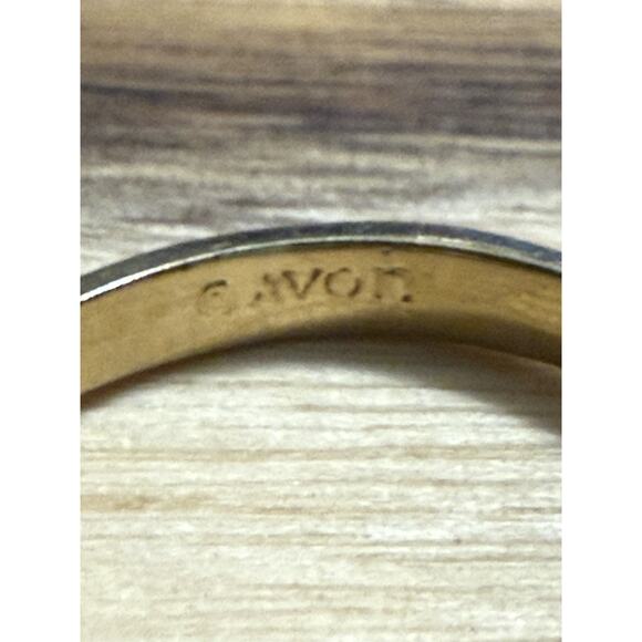 VTG Avon‎ Goldtone Garnet Costume Fashion Ruby Red Color Ring Size 7 - Picture 7 of 9